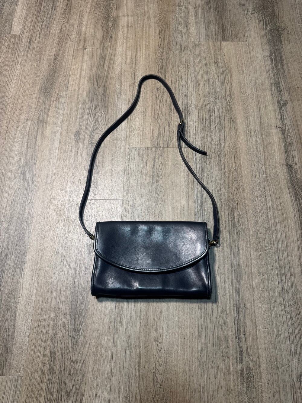 Vintage 1994 Coach Sterling Clutch 9945 Navy Leather